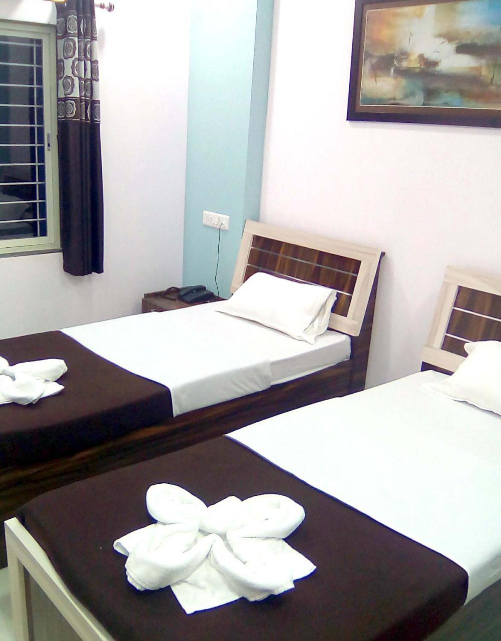 Neelisha River Front Inn Kankavali Esterno foto