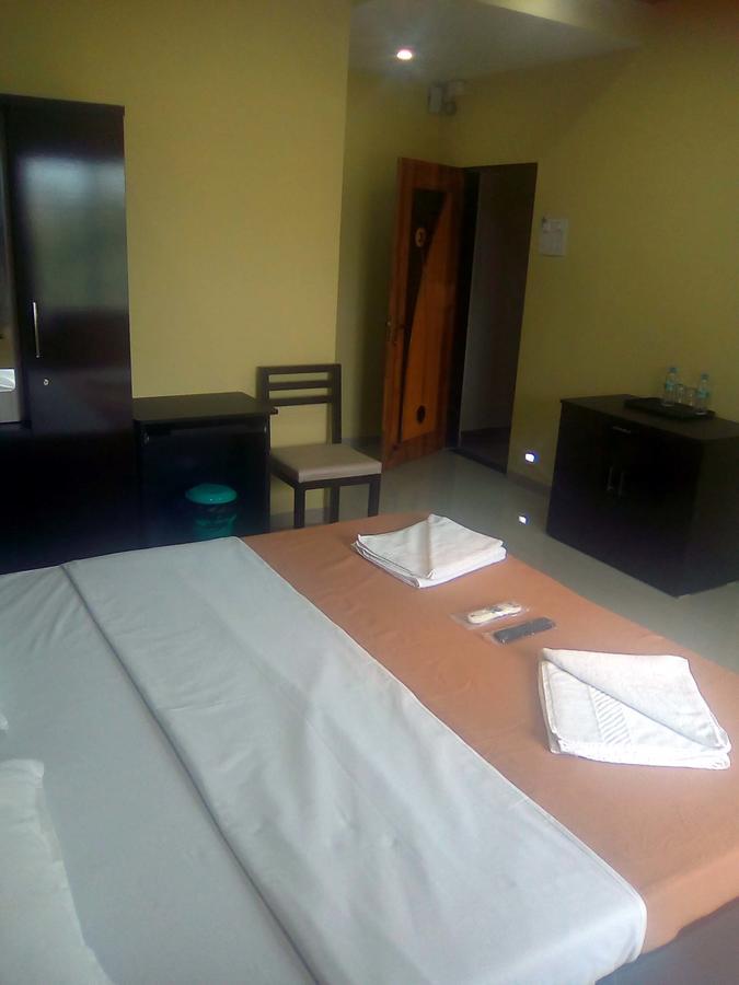 Neelisha River Front Inn Kankavali Esterno foto