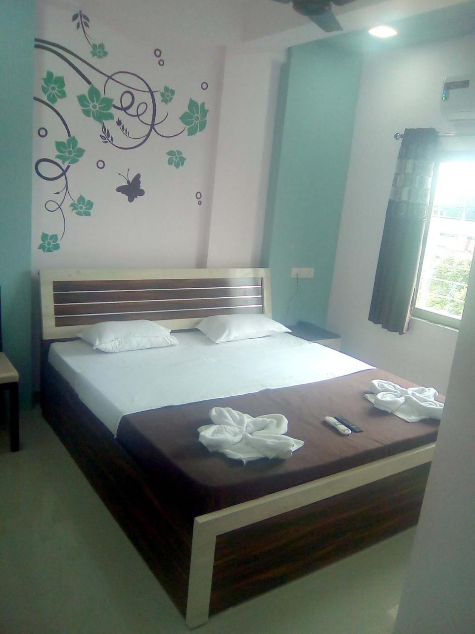 Neelisha River Front Inn Kankavali Esterno foto